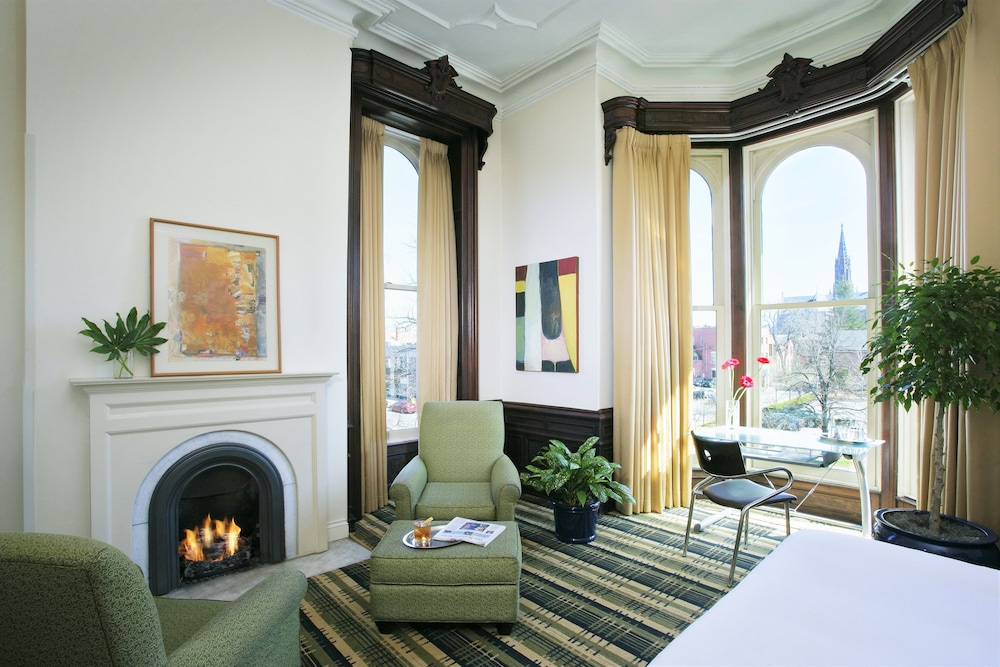 Standard Suite, 1 Queen Bed (Premium Room (Fireplace Grand Queen)) - Photo 1