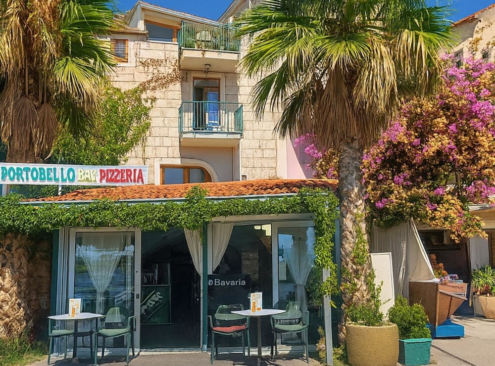 Apartment (One Bedroom apartment with Balcony an)