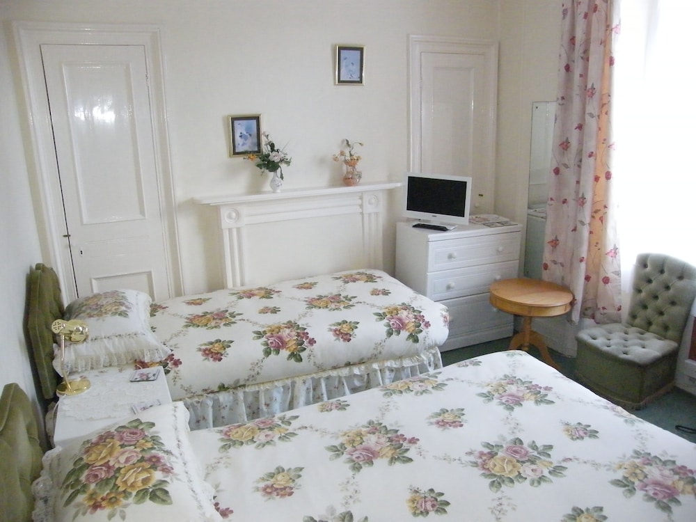 Basic Double or Twin Room photo 1