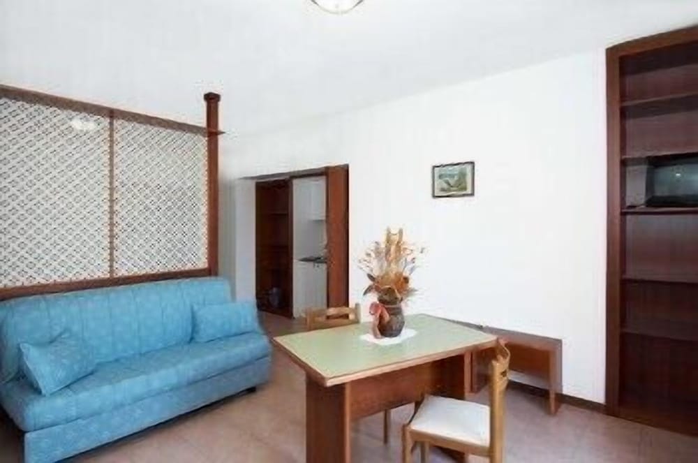Superior Quadruple Room, 1 Bedroom, Pool View photo 3