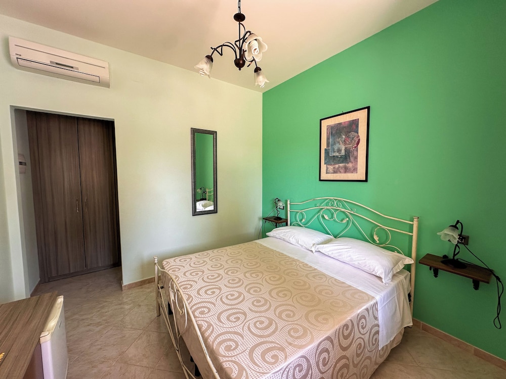 Double Room, Pool View photo 1