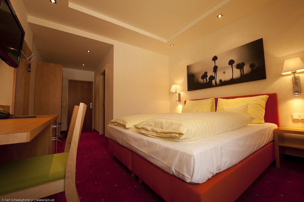 Standard Twin Room, 1 King Bed