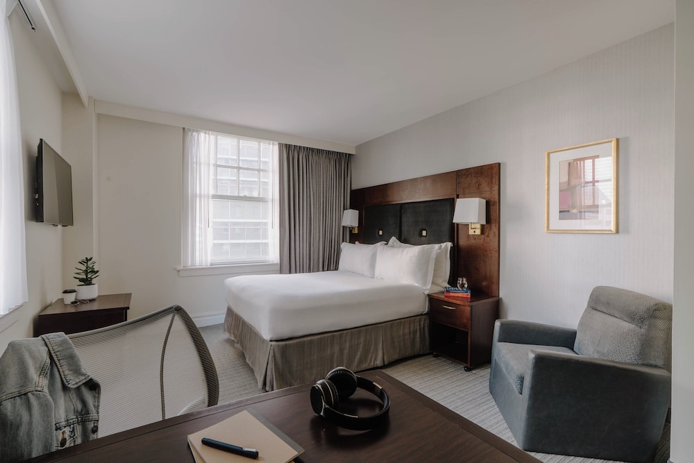 Superior Room, 1 Queen Bed, Kitchenette - Photo 3