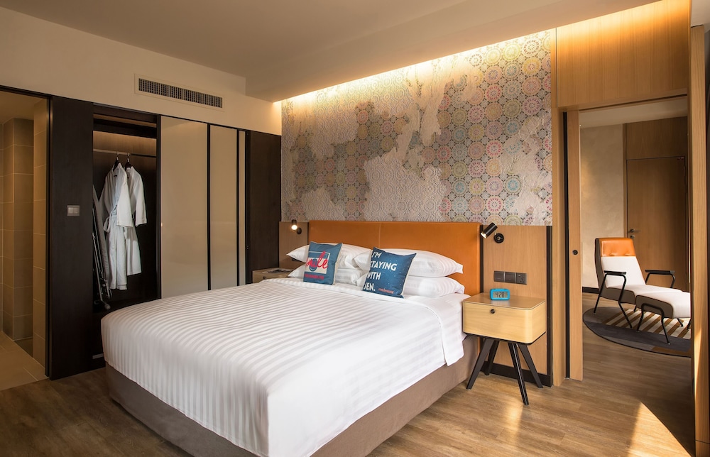Executive Suite, 1 King Bed - Photo 5