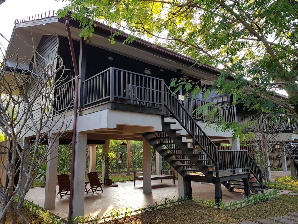 Villa photo 1
