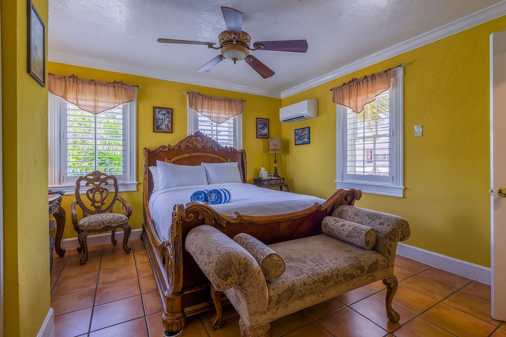 Luxury Havana Suite w/kitchenette photo 1