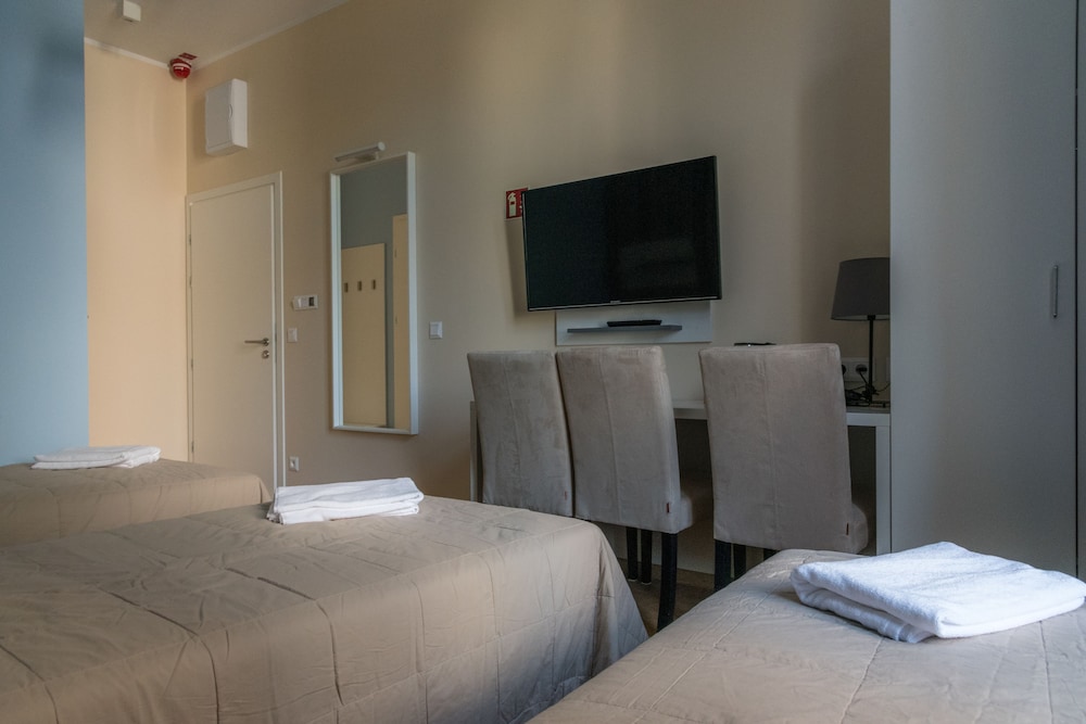 Standard Triple Room - Photo 3