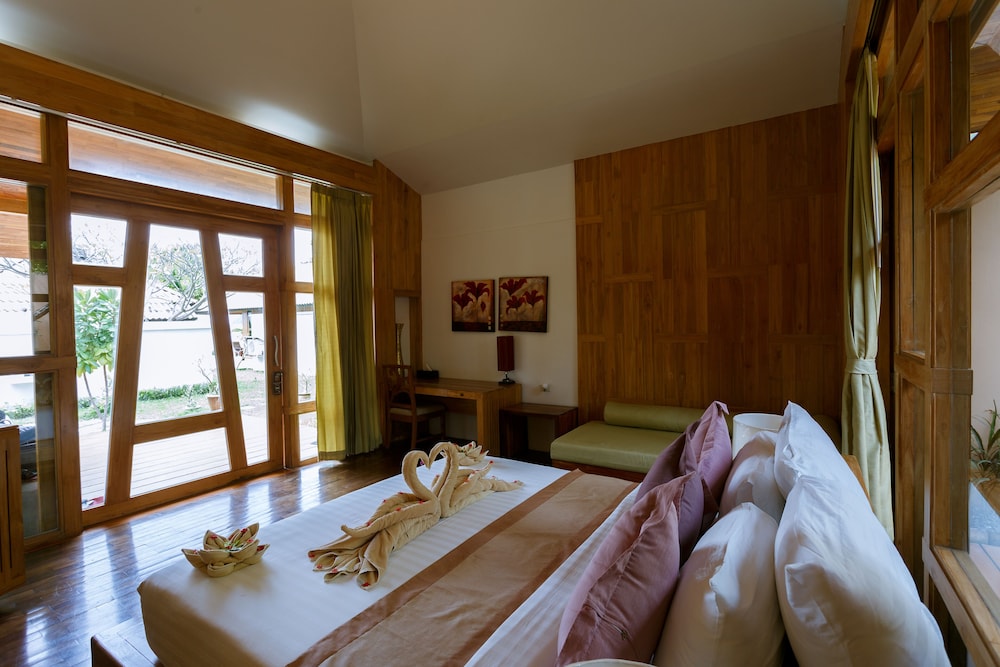 Honeymoon Beach View Bungalow photo 3