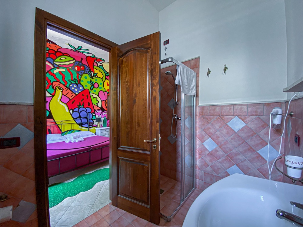 Signature Double Room, 1 Queen Bed, Patio (Mono 2 Adults) photo 2