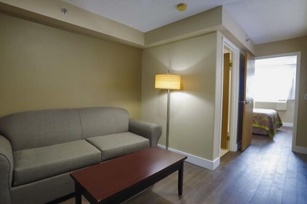 Suite, 1 King Bed, Non Smoking - Photo 5