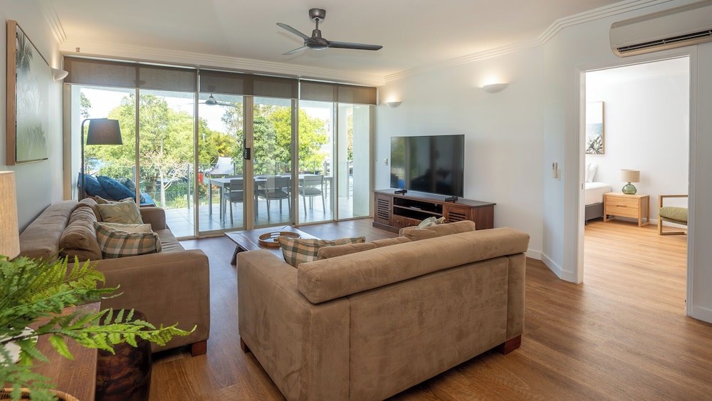 One Bedroom Ocean Front Apartment