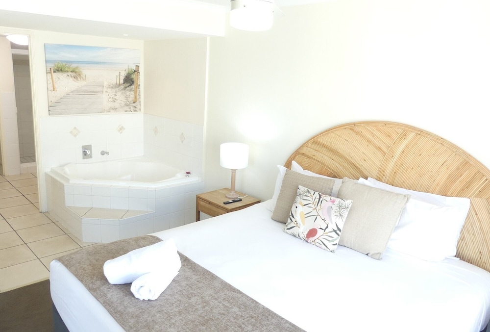 2 Bedroom Partial Ocean View - Photo 3