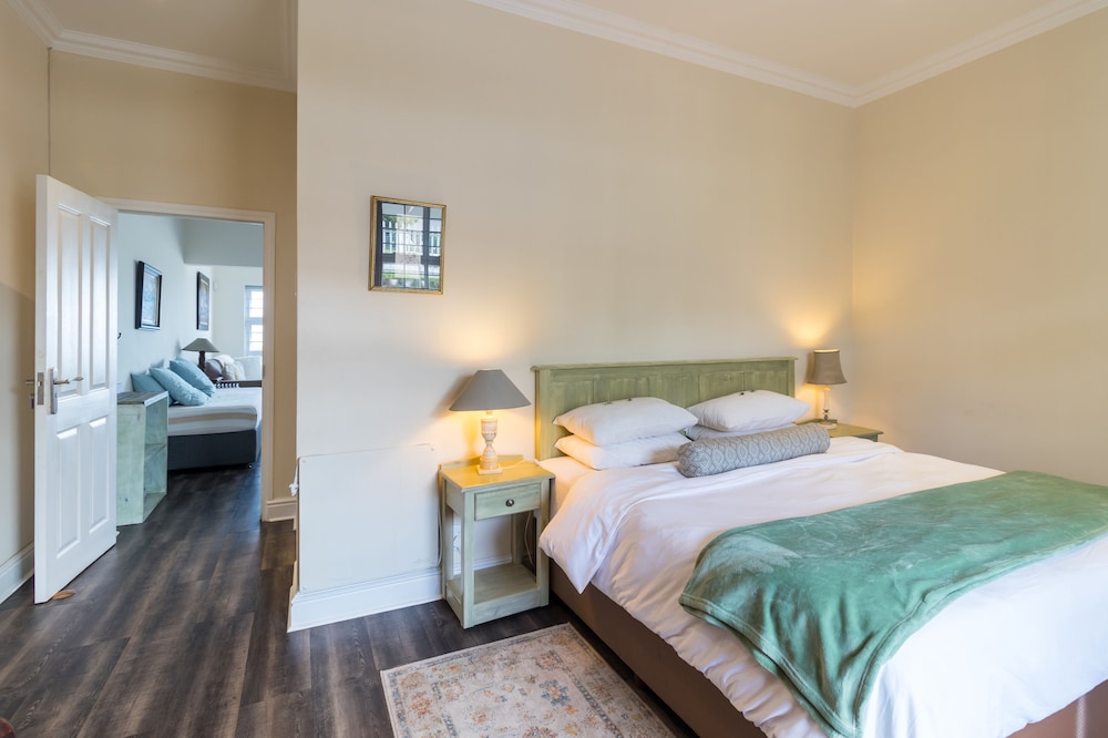 Luxury Suite 5 photo 1