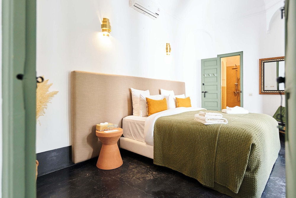 Luxury Double Room, Private Bathroom (santal)