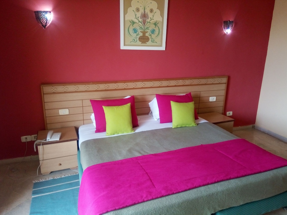 Basic Double Room photo 2