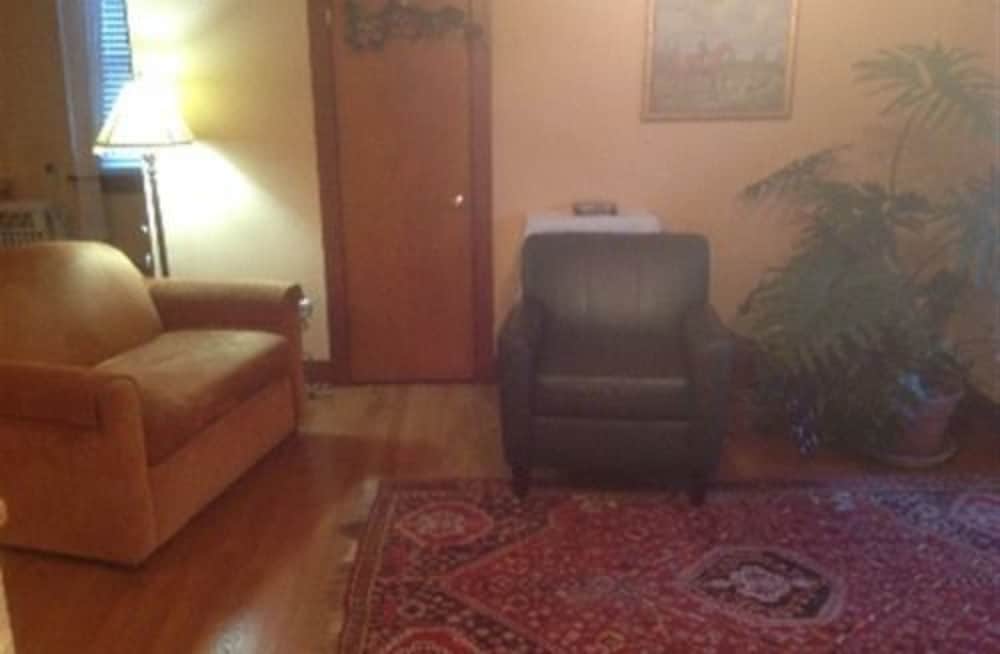 Deluxe Single Room, 1 King Bed with Sofa bed photo 3