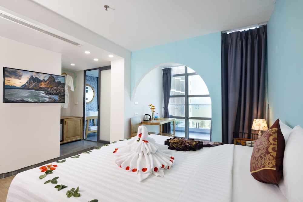 Classic Suite, Sea View - Photo 8