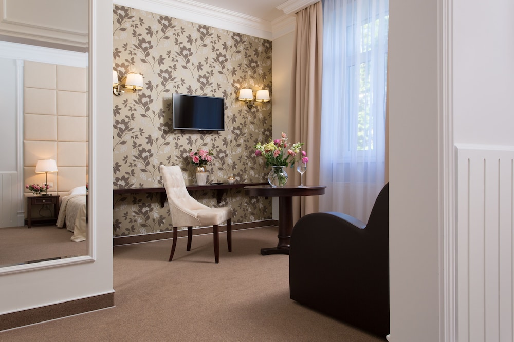 Suite, 1 Bedroom photo 2