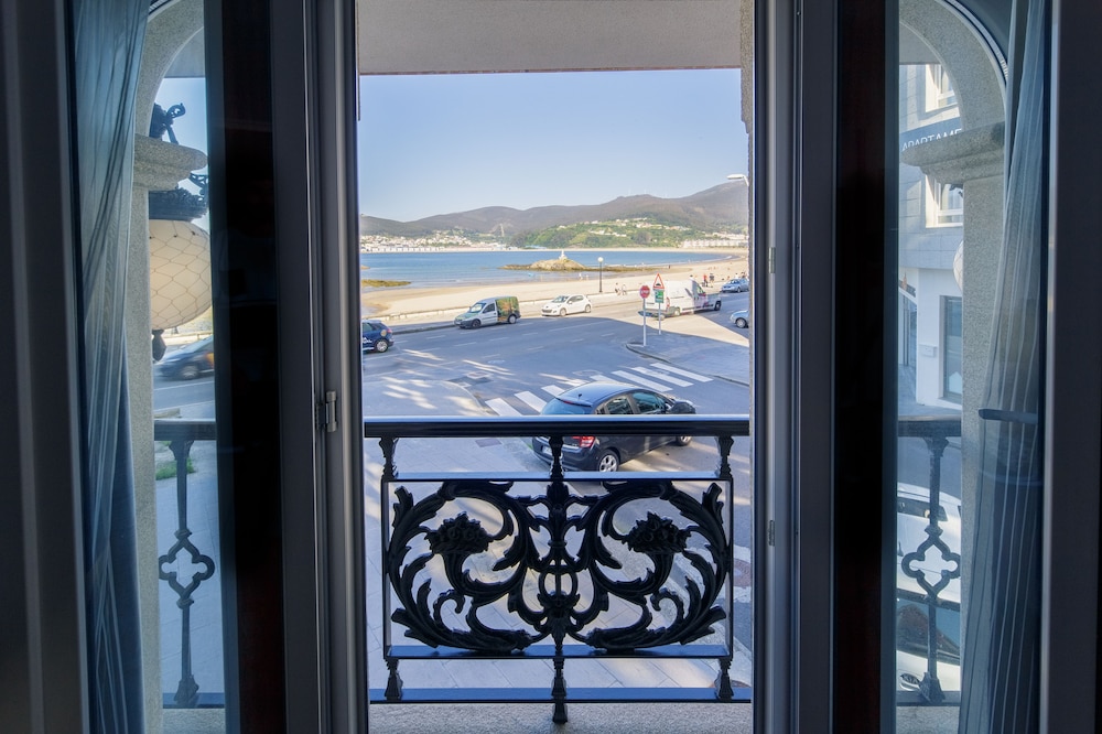 Superior Double Or Twin Room, 1 Bedroom, Accessible, Beach View photo 3