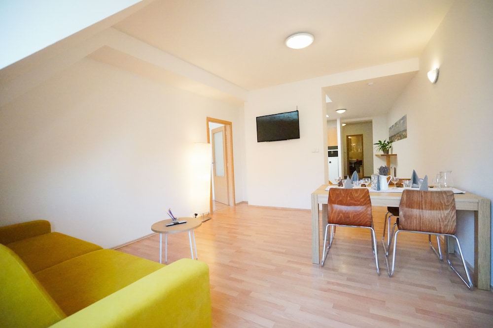 City Apartment, Terrace photo 3