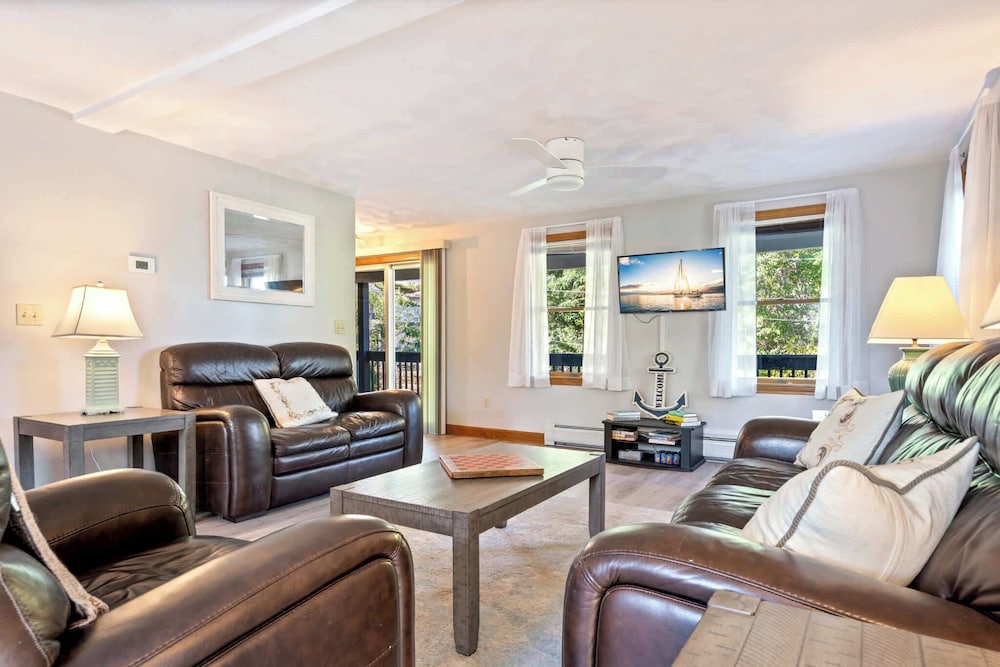 House, Multiple Beds, Balcony, Partial Ocean View (Nubble View) photo 1