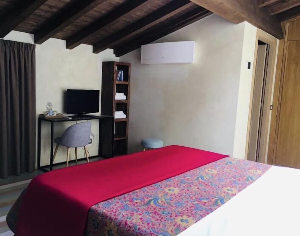 Deluxe Room, Garden View