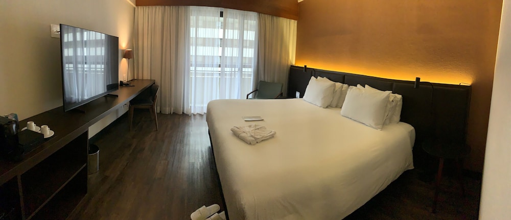 Executive Suite, 1 King Bed - Photo 1