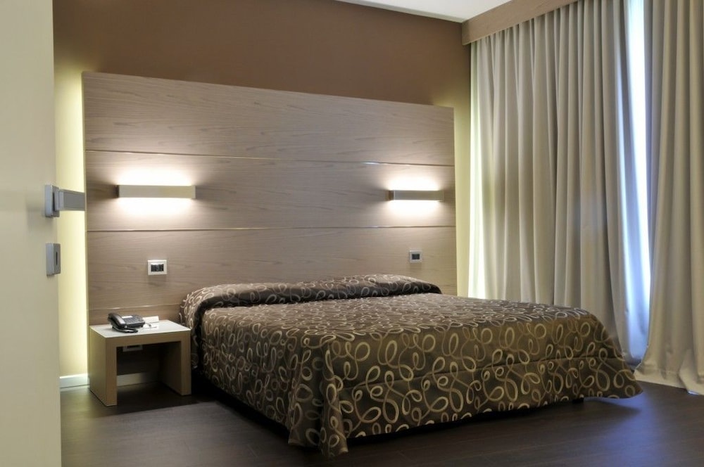 Superior Double Room Single Use - Photo 6