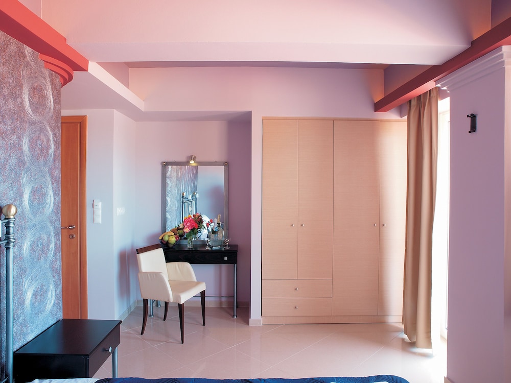 Double Room - Photo 11