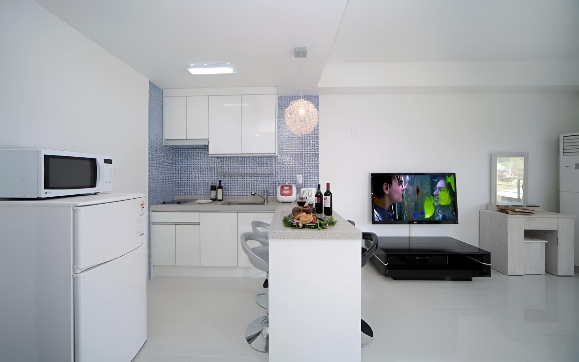Room (Euro (spa))