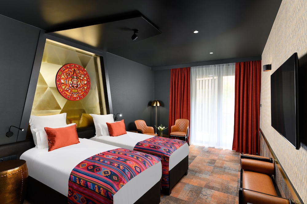 Superior Room, 2 Single Beds, Convertable to King-size Bed, Quarry View - Photo 11