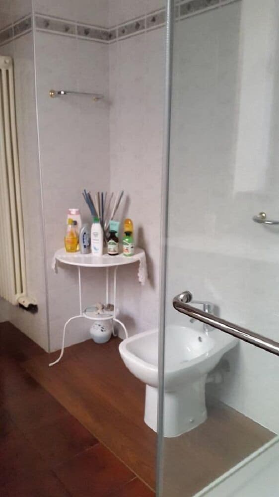 Double Room, Shared Bathroom photo 2