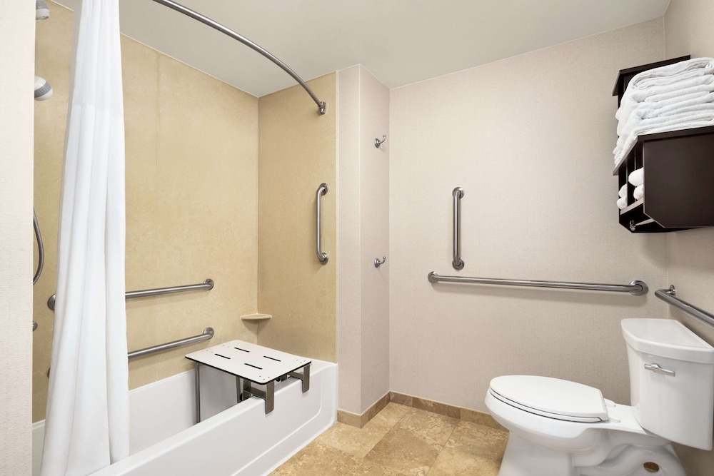Room, 2 Queen Beds, Accessible, Non Smoking