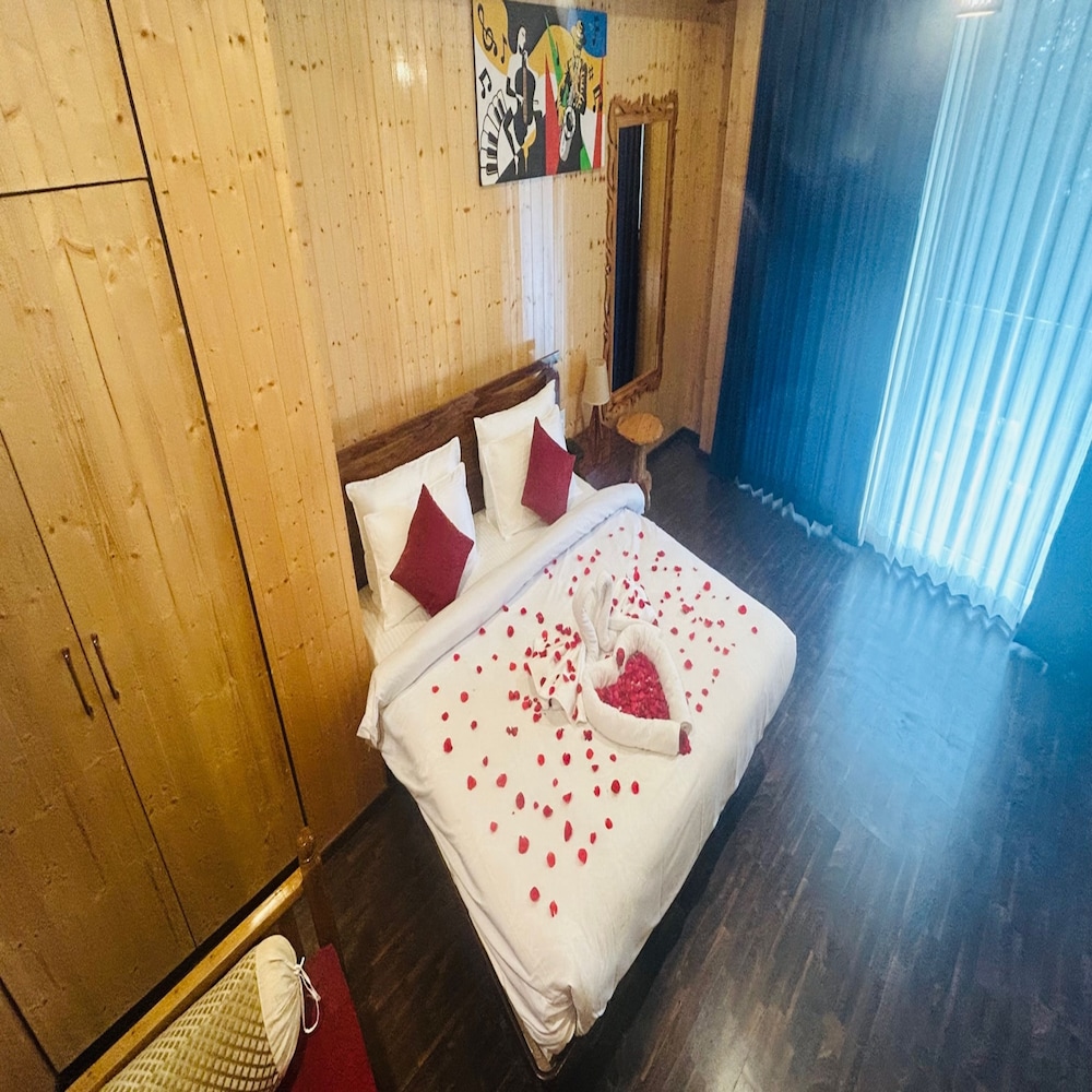 Premium room with forest view - Photo 14