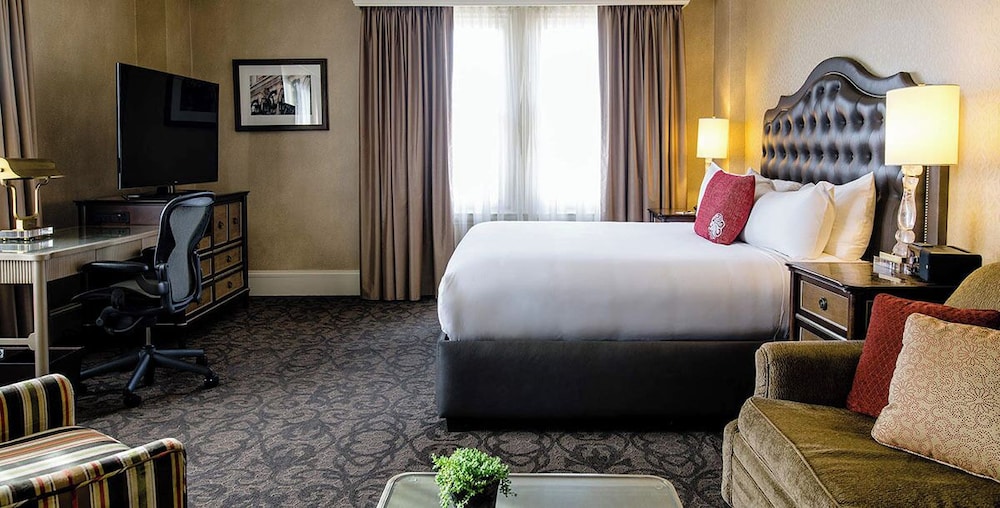 Executive Room, 1 King Bed, Fireplace