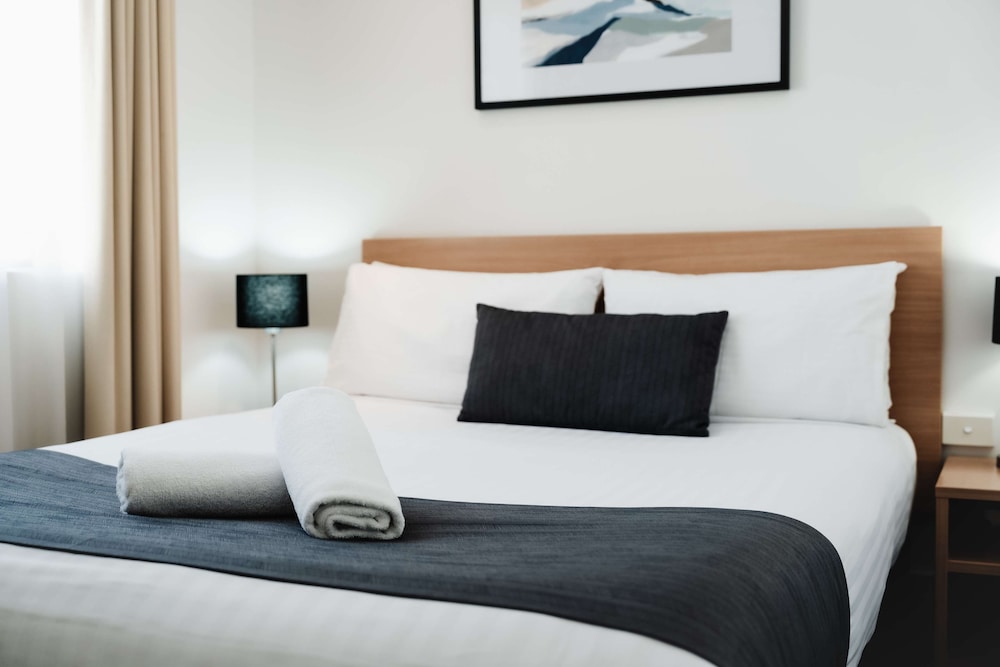Standard Room, 1 Queen Bed, Non Smoking photo 3