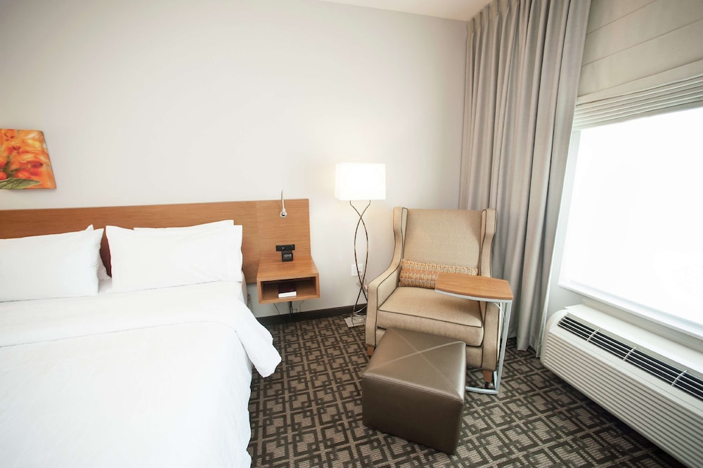 Room, 1 King Bed, Accessible, Bathtub