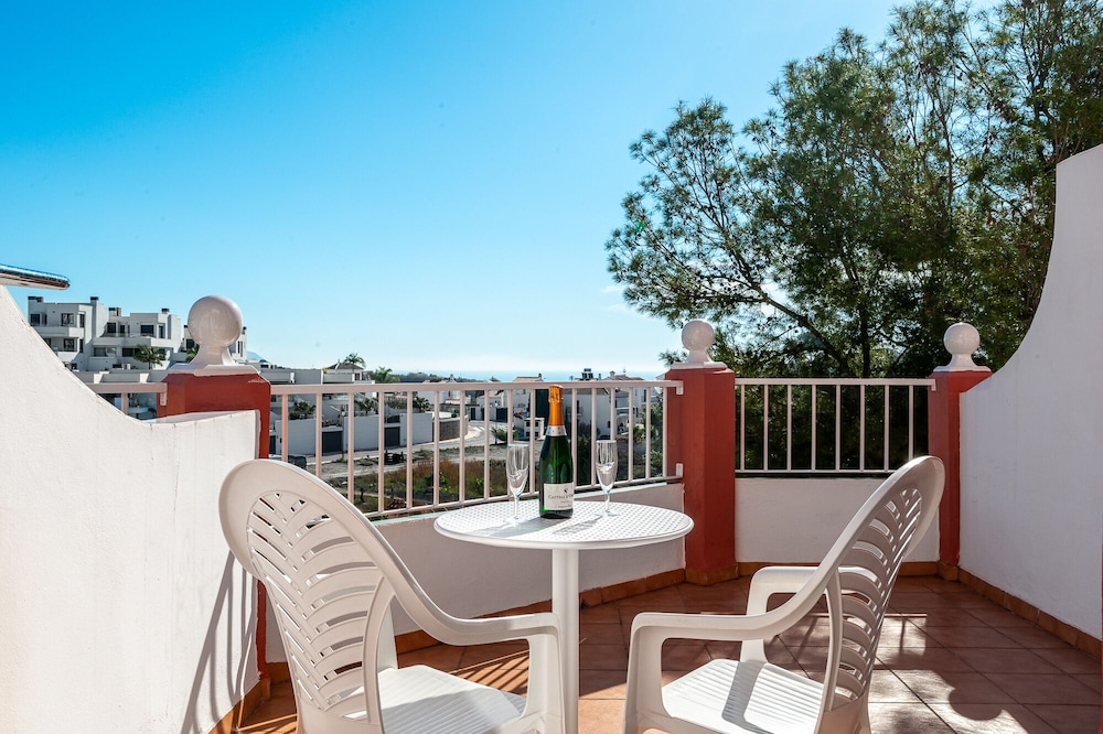Comfort Room, Terrace, Partial Ocean View - Photo 5