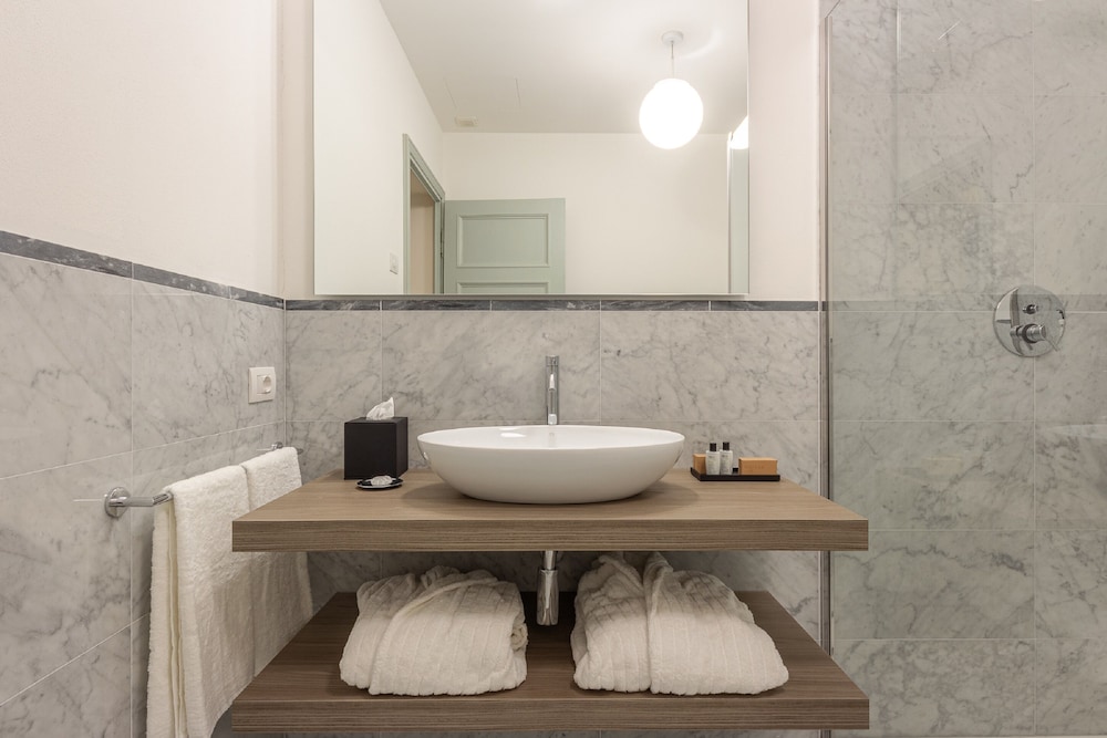 Two-Bedroom Suite Camelia - Photo 4