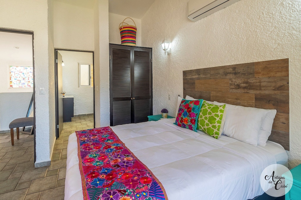 Comfort Villa, 2 Bedrooms, Pool Access photo 3