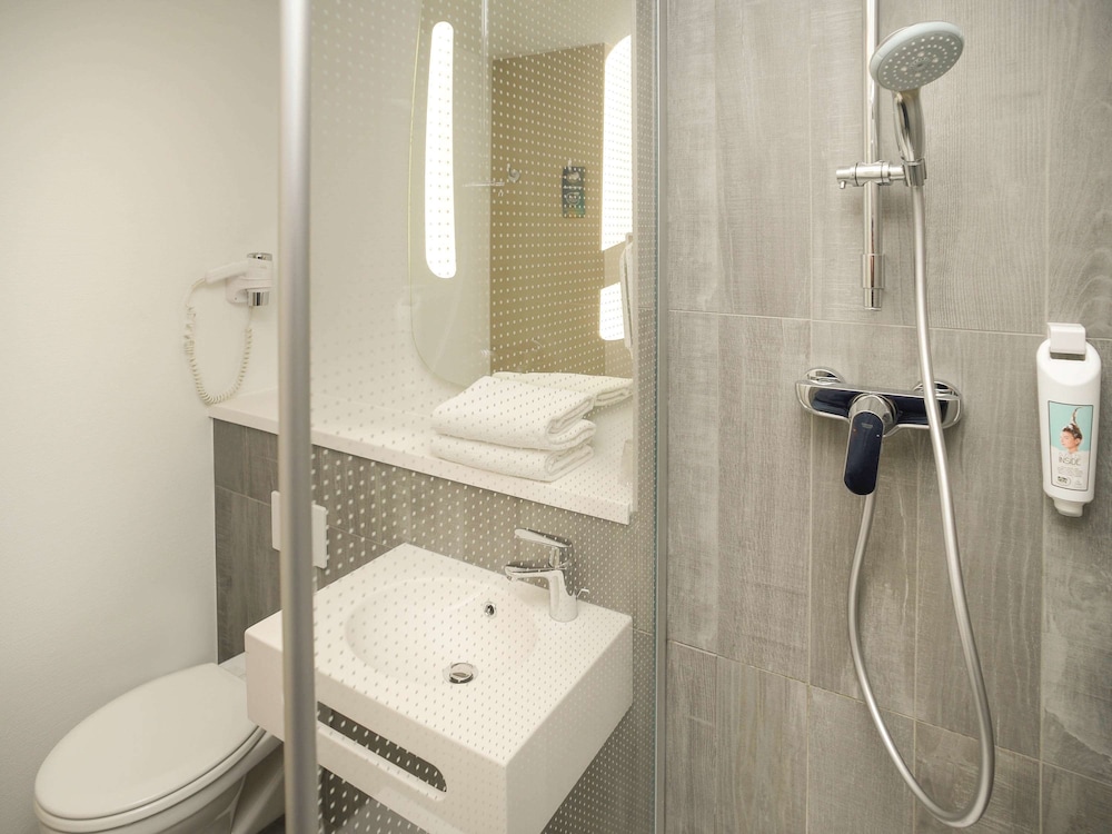 Room, 1 Double Bed - Photo 2