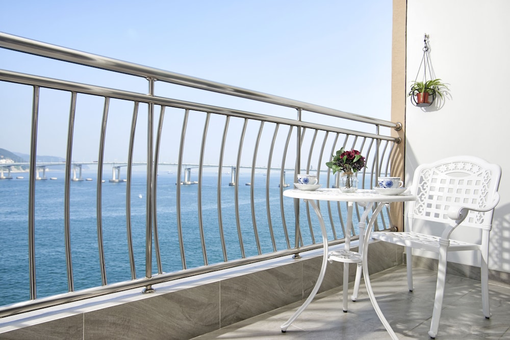 Luxury Terrace Twin Room photo 3