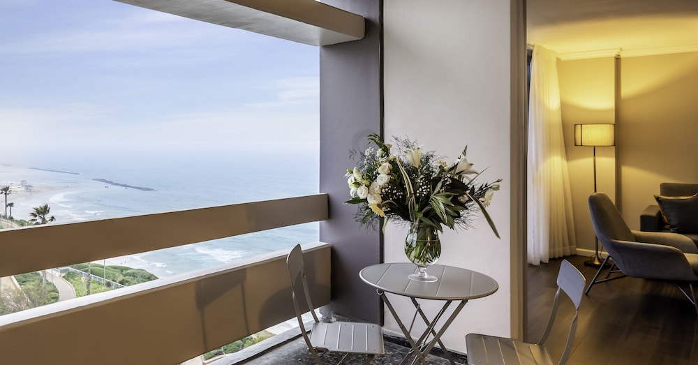 Premier Studio, Balcony, Sea View photo 2