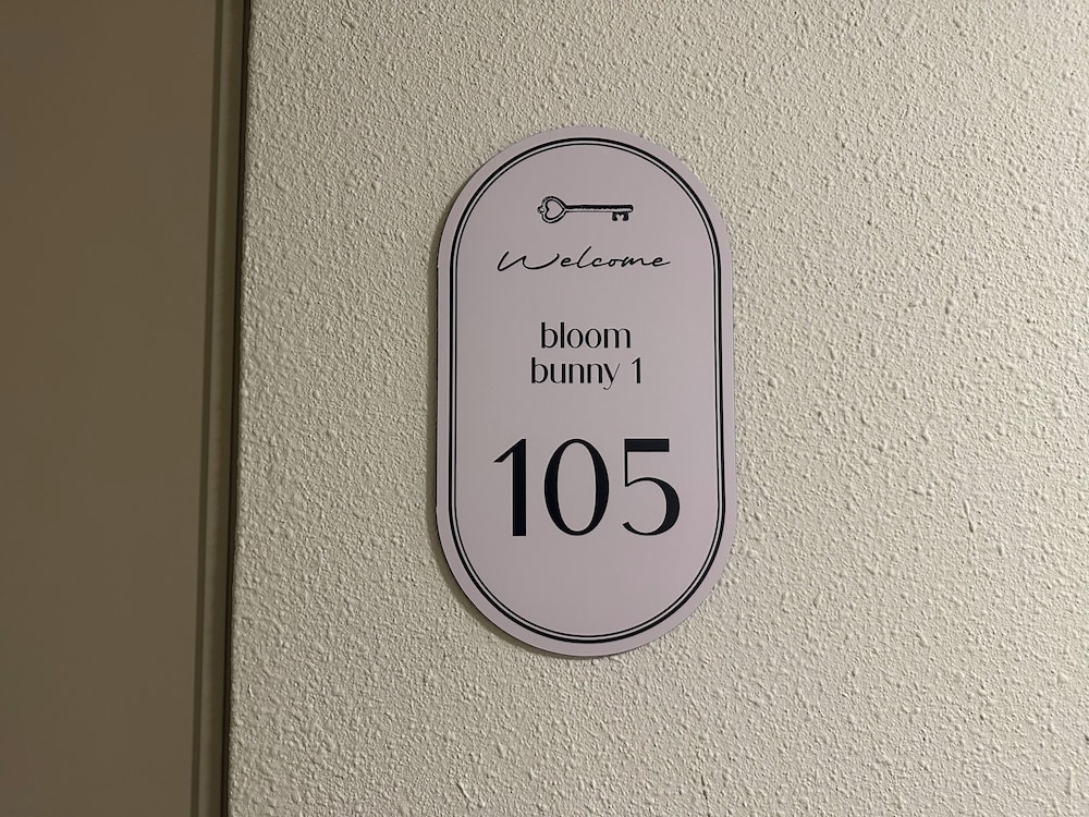 Deluxe Room, 1 Queen Bed, Non Smoking, Air conditioning