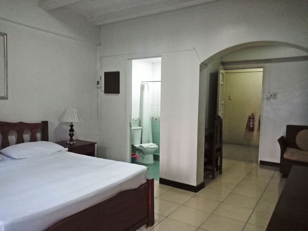Deluxe Double Room - Photo 8