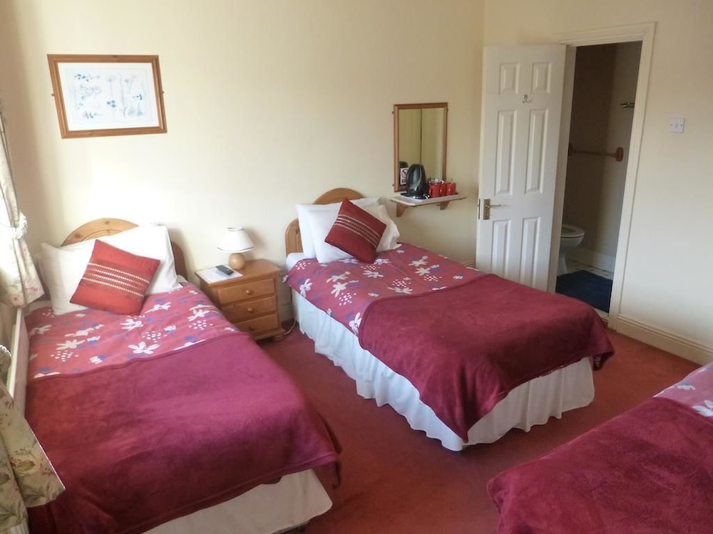 Triple Room (2 Adults + 1 Child)
