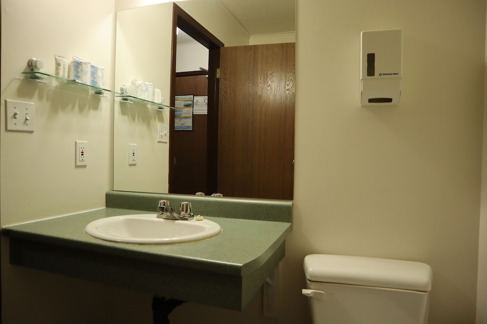 Standard Room, 2 Double Beds, Accessible, Non Smoking photo 3