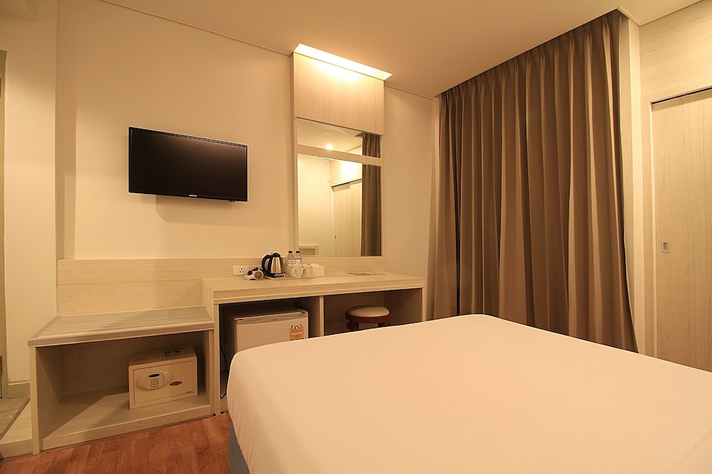 Standard Room, 2 Twin Beds photo 2