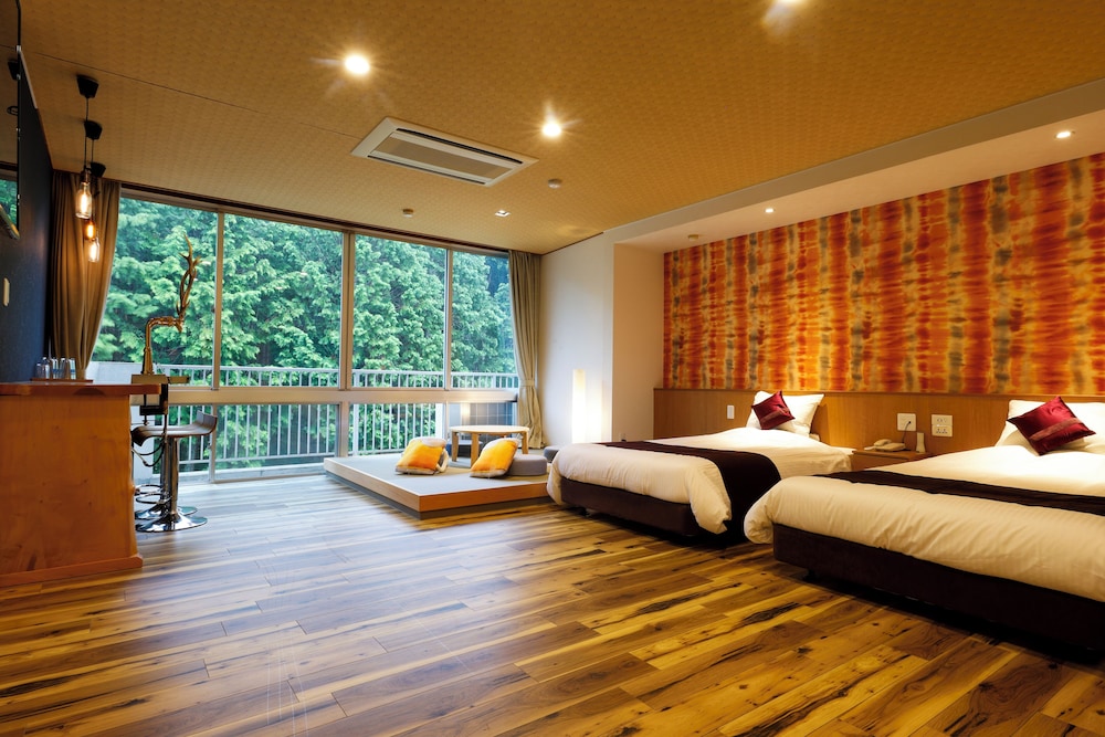 Deluxe Quadruple Room  Premium Japanese-Western Room with Beer and ReFa Amenities photo 1