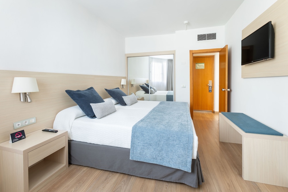 Junior Studio Suite, Balcony, Sea View Junior Studio Suite, Balcony, Sea View